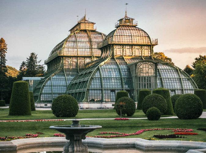 0019_Schoene Aussichten Touristik_00000108218_Palmenhaus-in-Wien_Oesterreich-Werbung_Sebastian-Burziwal